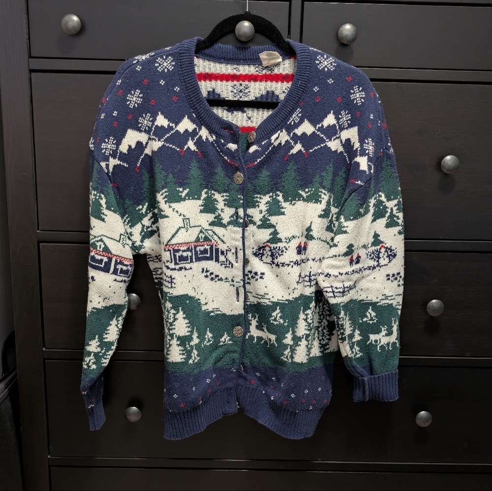 Northern Reflections Vintage Winter Themed Cardigan